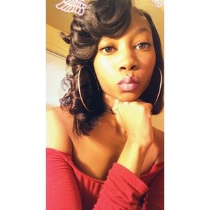 Meet your Posher, Denisha